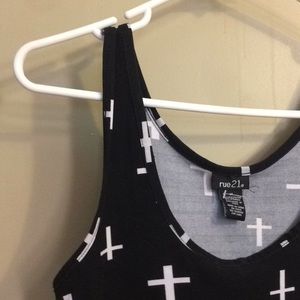 Cross tank top